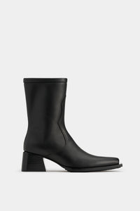 Rari Black Leather