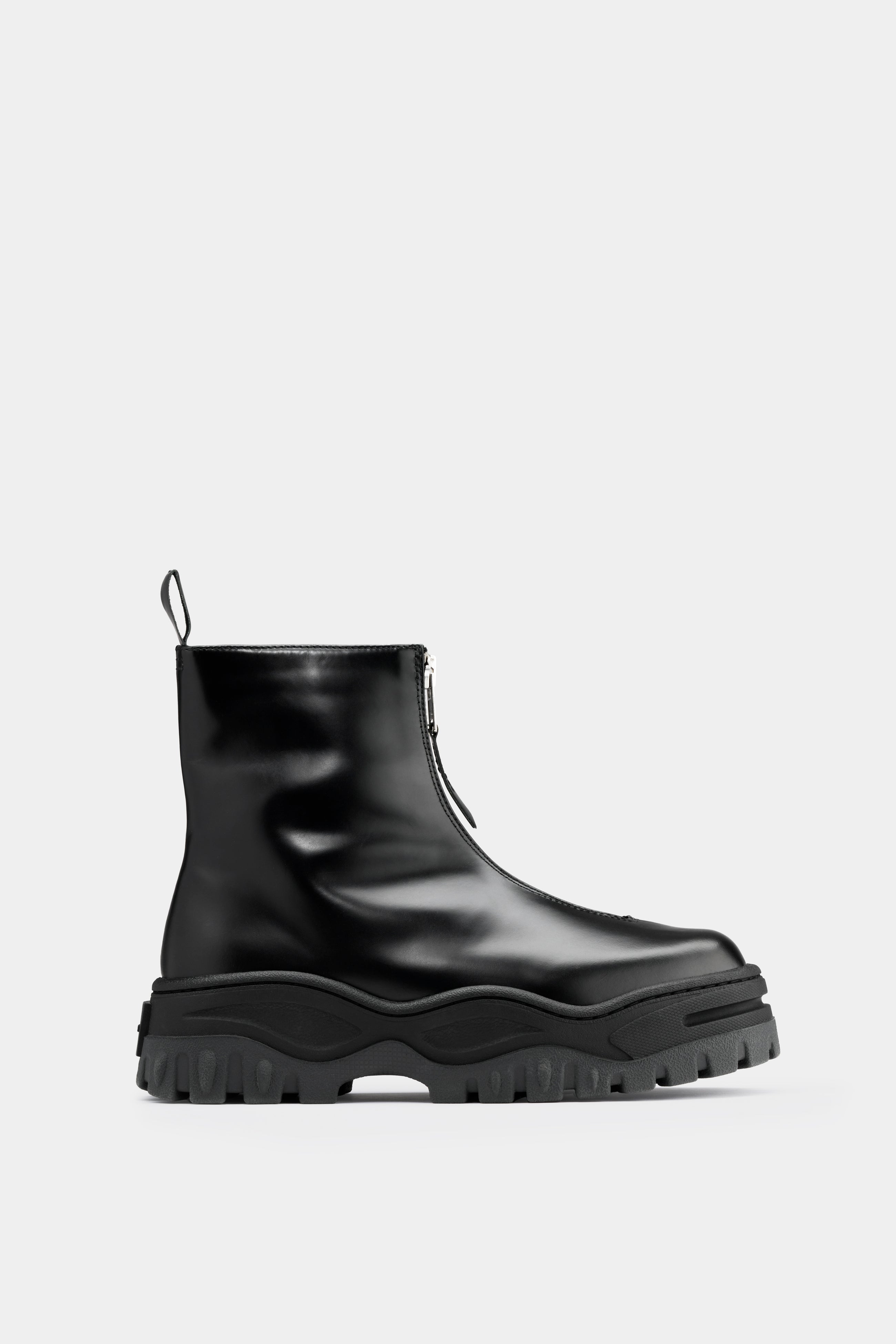 Raven II Black Leather